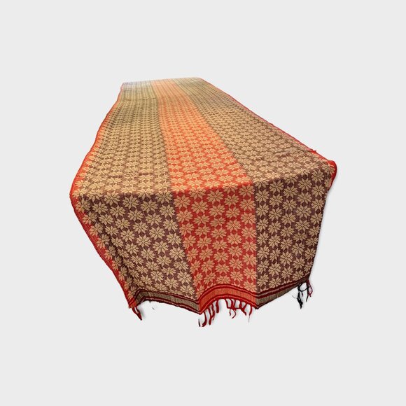 Inabel bed or table runner, Burgundy/ red from the Philippines - Picture 2 of 5